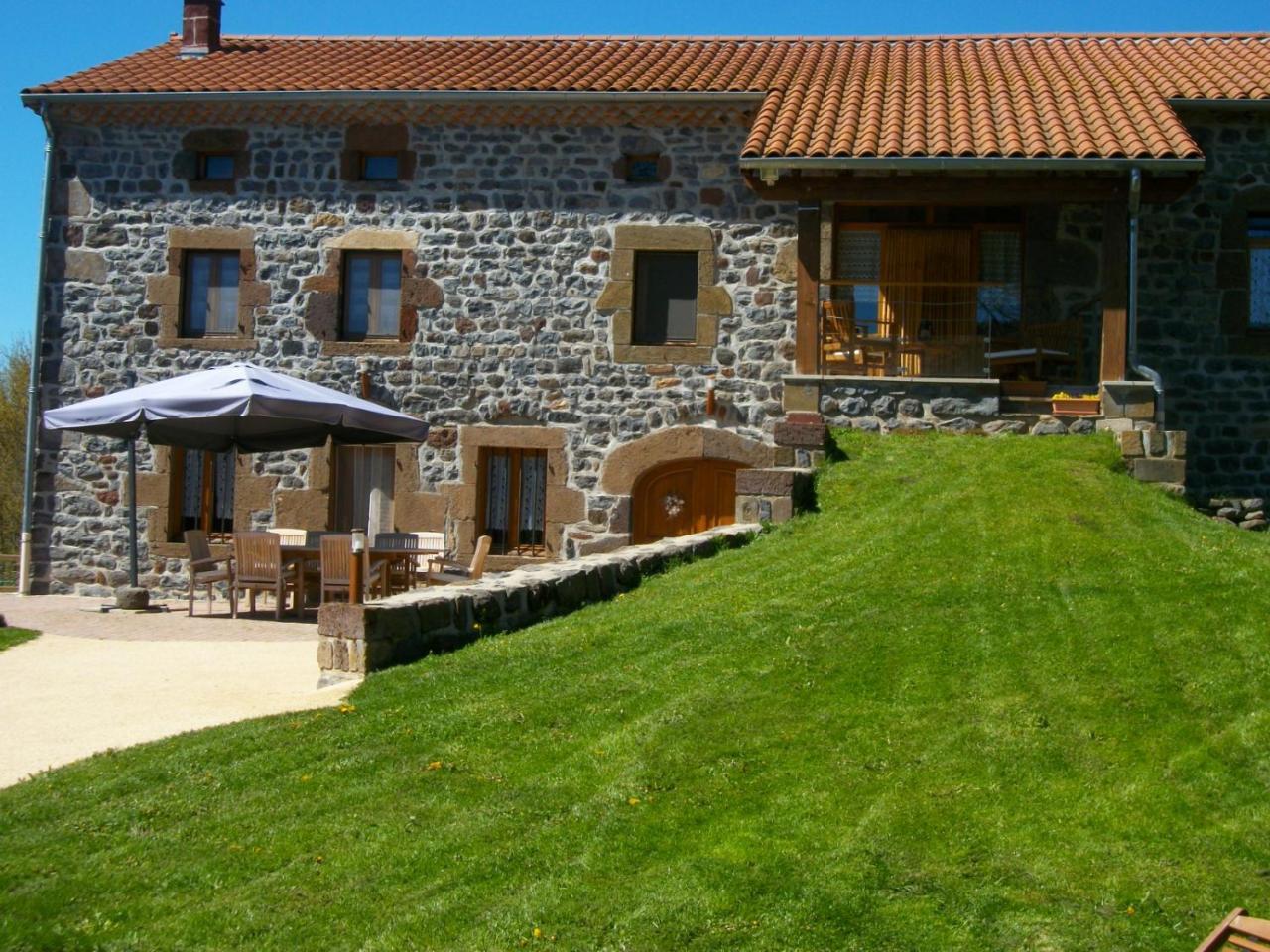 Le clos des pierres rouges Saint-Privat-dʼAllier Extérieur photo